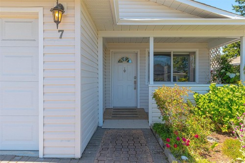 7 Eagle Lane, View Royal, BC 
