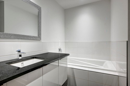 Salle de bains - 607-4923 Rue Jean-Talon O., Montréal (Côte-Des-Neiges/Notre-Dame-De-Grâce), QC 