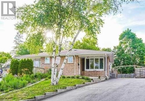 1108 VALLEY COURT  Oshawa, ON L1J 3M5