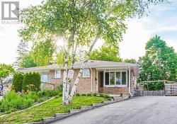 1108 VALLEY COURT Oshawa, ON L1J 3M5