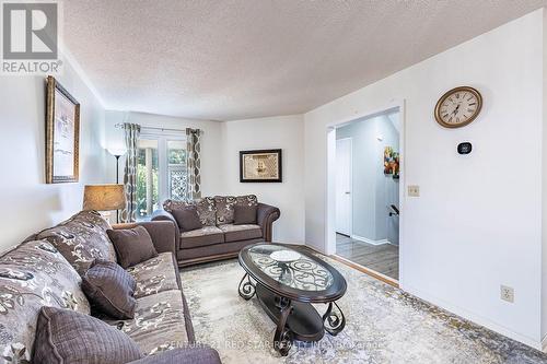52 Newdale Place, Brampton, ON - Indoor Photo Showing Living Room