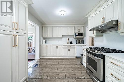 52 Newdale Place, Brampton, ON - Indoor Photo Showing Kitchen