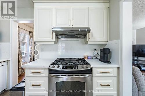 52 Newdale Place, Brampton, ON - Indoor Photo Showing Kitchen