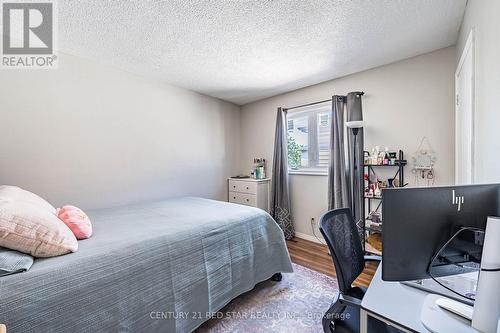52 Newdale Place, Brampton, ON - Indoor Photo Showing Bedroom