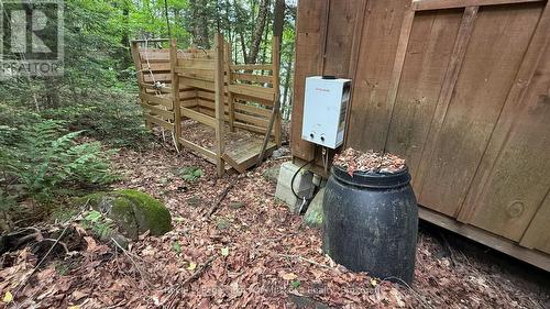Outdoor Shower. - 0 Island Lake Road, Kearney, ON 