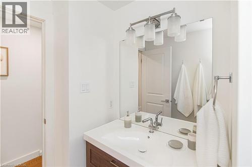 Bathroom - 39 Forestgate Drive, Hamilton, ON 