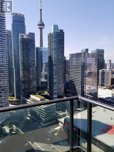 3813 - 33 BAY STREET  Toronto, ON M5J 2Z3