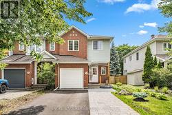 18 CAMBRAY LANE  Ottawa, ON K2K 3C3