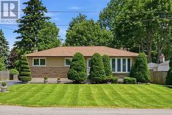 169 SEMINOLE ROAD  Hamilton, ON L9G 1Y7