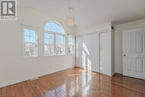 Sunny bedroom - 110 Macara Crescent, Ottawa, ON 