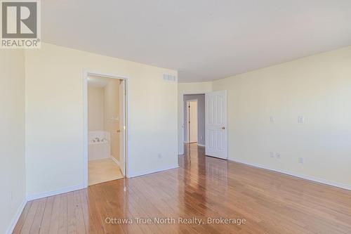 110 Macara Crescent, Ottawa, ON 