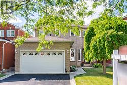 6240 SNOWFLAKE LANE  Mississauga, ON L5N 6G8