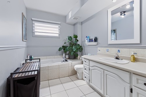 Salle de bains - 79 Rue Venne, Saint-Jacques, QC 
