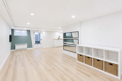 Salle familiale - 79 Rue Venne, Saint-Jacques, QC 
