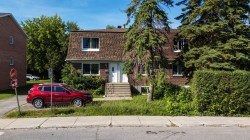 11701  - 11703A Rue Pavillon Montréal (Pierrefonds-Roxboro), QC H8Y 3Y2