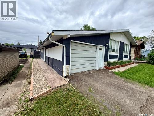 208 7Th Street E, Wynyard, SK 