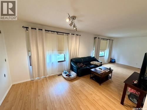 208 7Th Street E, Wynyard, SK 