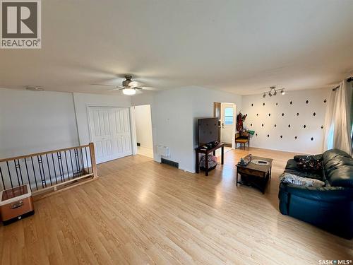 208 7Th Street E, Wynyard, SK 
