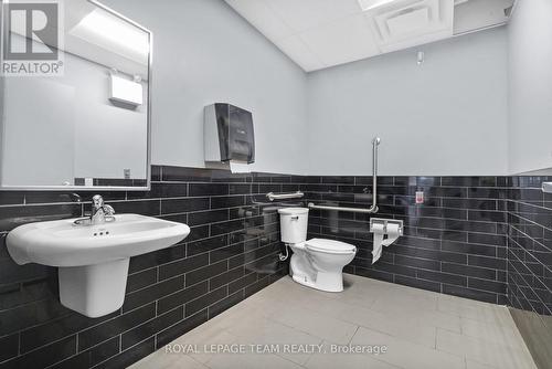 218 Laurier Avenue E, Ottawa, ON 