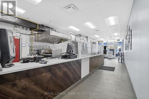 218 Laurier Avenue E, Ottawa, ON 