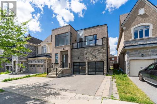 16 FARRELL ROAD  Vaughan, ON L6A 4W7