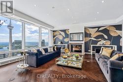 6405 - 180 UNIVERSITY AVENUE Toronto, ON M5H 0A2