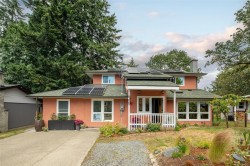335 Damon Dr View Royal, BC V9B 5G5