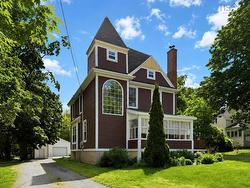 260 Commercial Street Berwick, NS B0P 1E0