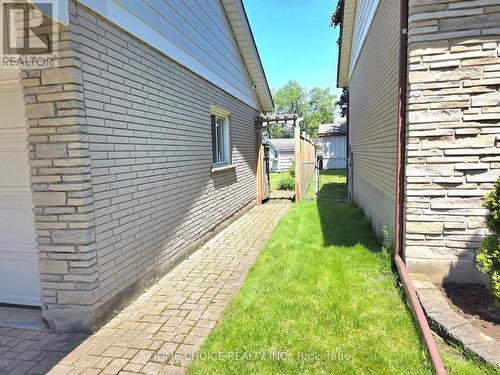 130 Champlain Crescent, Kitchener, ON 