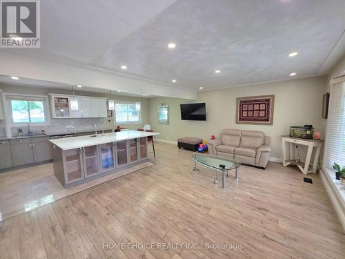 130 Champlain Crescent, Kitchener, ON 