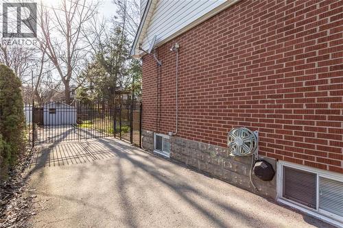 17 Thorndale Street N, Hamilton, ON 