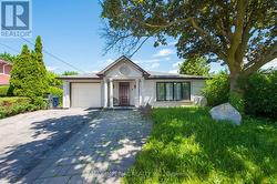 35 WADDINGTON CRESCENT Toronto, ON M2J 2Z9