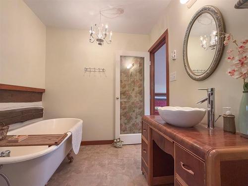 18 Kestrel Lane, Onanole, MB 