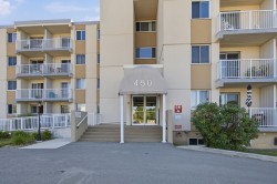 Façade - 