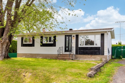 58 Rue des Genévriers  Saint-Jean-Sur-Richelieu, QC J2W 1K2
