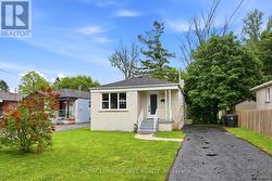89 DARLINGSIDE DRIVE Toronto, ON M1E 3P2