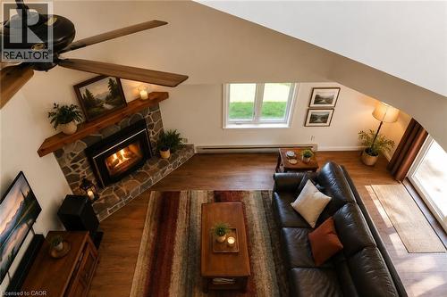virtual stage - 9 Trafalgar Road, Collingwood, ON - Indoor With Fireplace