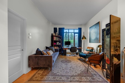Salon - 105-300 Av. Des Sommets, Montréal (Verdun/Île-Des-Soeurs), QC 