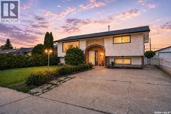 1319 Stadacona STREET W Moose Jaw, SK S6H 6M9