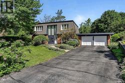 8 SANDWELL CRESCENT  Ottawa, ON K2K 1V3