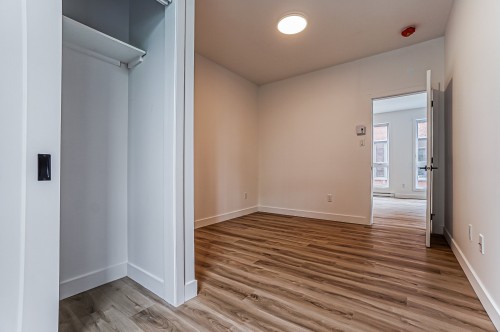 Bedroom - C-10 Rue Vaudry, Sainte-Thérèse, QC 