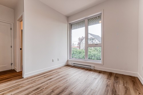 Bedroom - C-10 Rue Vaudry, Sainte-Thérèse, QC 