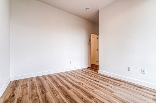 Bedroom - C-10 Rue Vaudry, Sainte-Thérèse, QC 