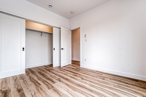 Master Bedroom - C-10 Rue Vaudry, Sainte-Thérèse, QC 