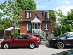 1092  - 1096 Av. d'Anvers Montréal (Villeray/Saint-Michel/Parc-Extension), QC H3N 1E3