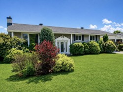 23 Av. Hamford  Lachute, QC J8H 3N3