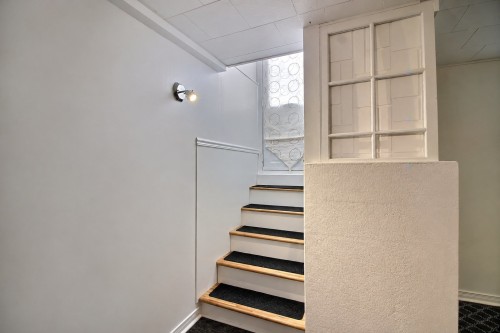 Entrée extérieure - 23 Av. Hamford, Lachute, QC 