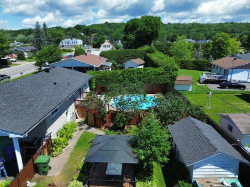 Cour - 23 Av. Hamford, Lachute, QC 