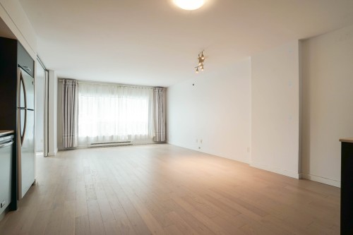 Living Room - 908-350 Boul. De Maisonneuve O., Montréal (Ville-Marie), QC 