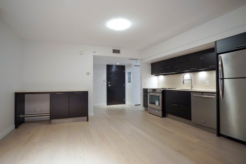 Living Room - 908-350 Boul. De Maisonneuve O., Montréal (Ville-Marie), QC 